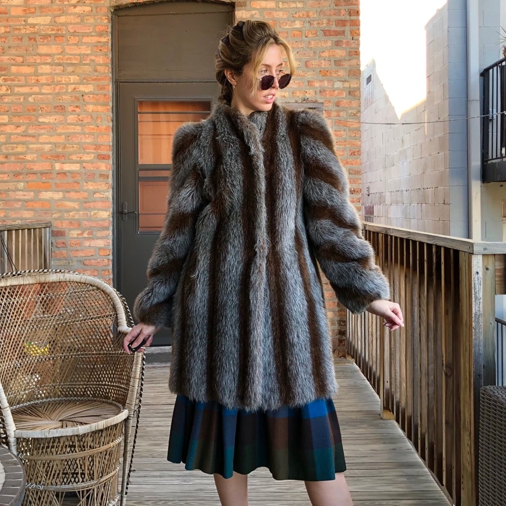 Vintage 80s Outlayers Faux Fur Coat - Picture 8 of 10